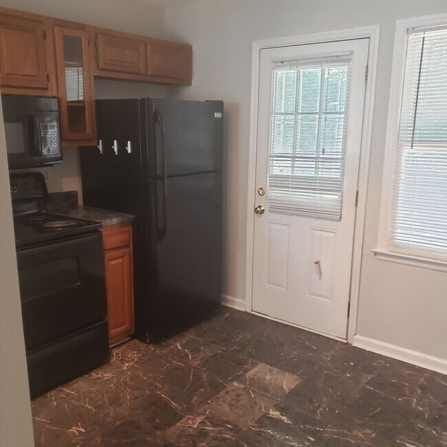 Foto del edificio - Move in special! 2 bedroom 2 bath duplex