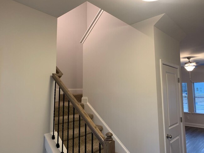 Building Photo - 4 Bedrooms, 2.5 Bathrooms - Home in Calhoun!