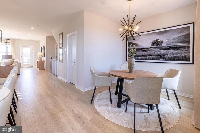 Foto del edificio - 20957 Bluebird Sq