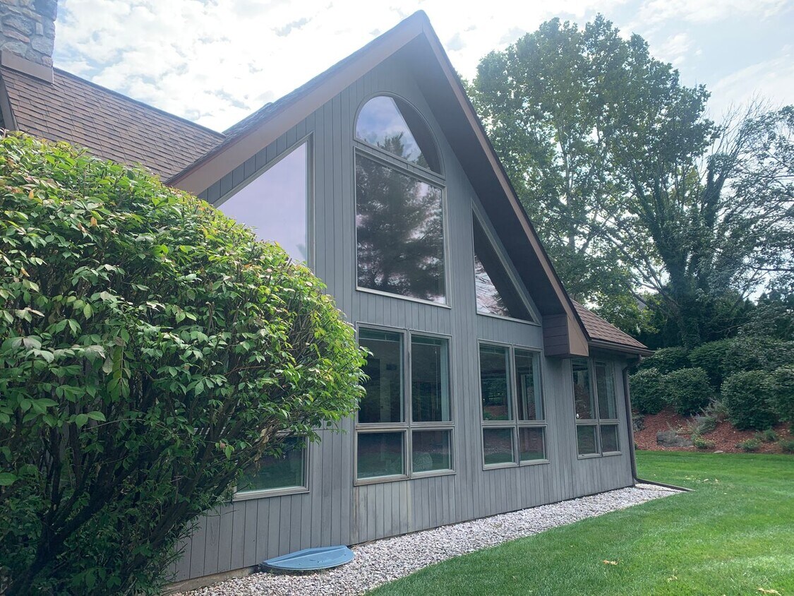 Primary Photo - GRAND FIVE BEDROOM HOME