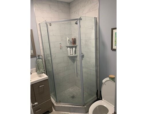 Building Photo - 25 1/2 Gore St