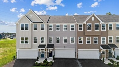 Building Photo - 21 Lyriq Ct