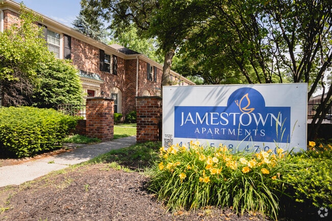 Foto del edificio - Jamestown Apartments & Townhomes