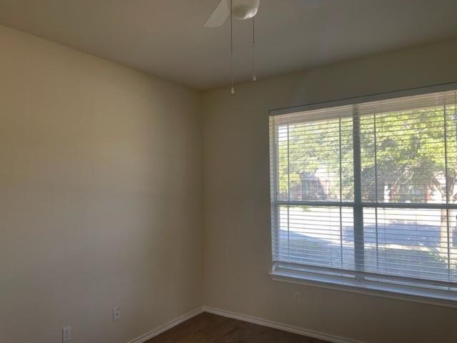 Foto del edificio - 2105 Fall Creek Dr