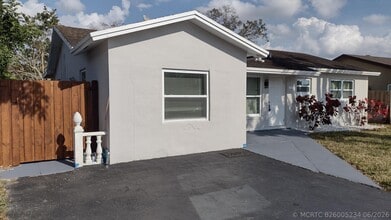 Building Photo - 22682 Family Cir
