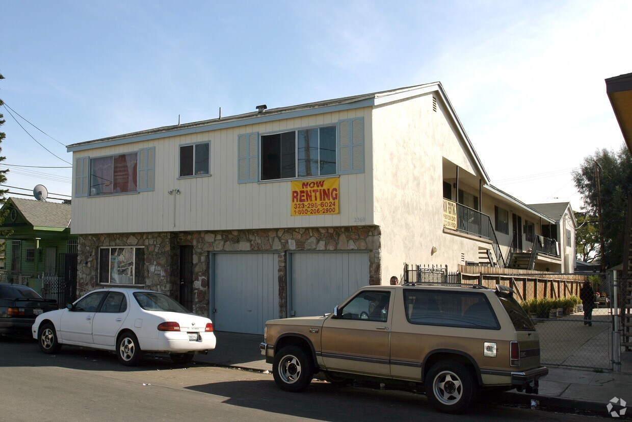 Primary Photo - 2360 E 15th St