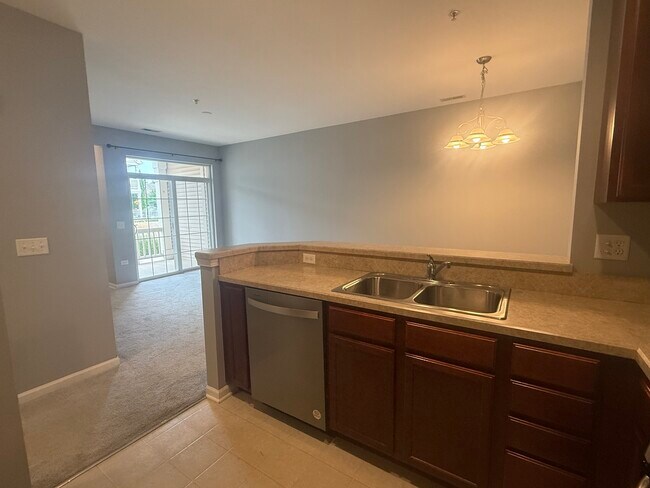 Foto del edificio - 2250 Aurora Dr