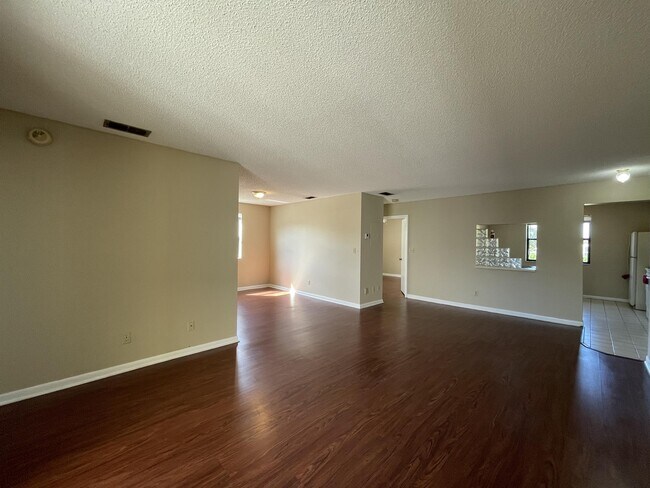 Foto del edificio - 7406 Woodmont Ave