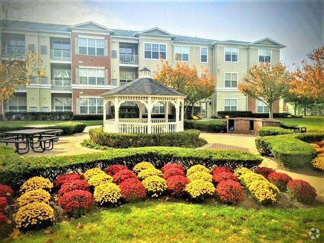 Building Photo - The Highlands at Morris Plains