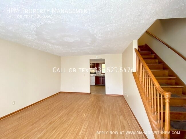 Building Photo - HALF OFF RENT SPECIAL! 5883 & 5885 Portage...