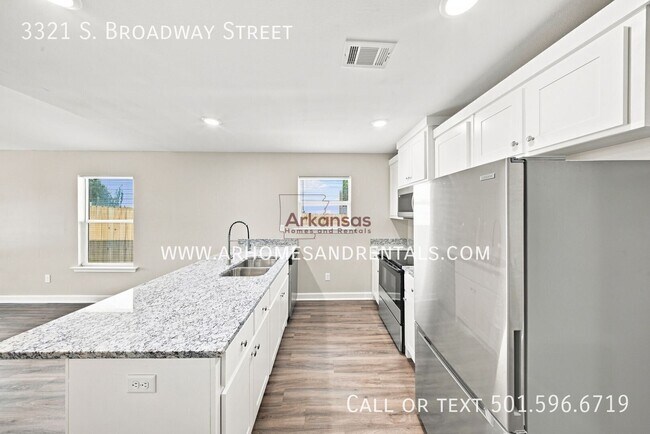 Foto del edificio - 3321 Broadway St