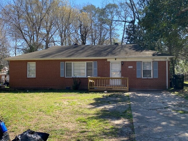 Building Photo - 3938 Trask Dr