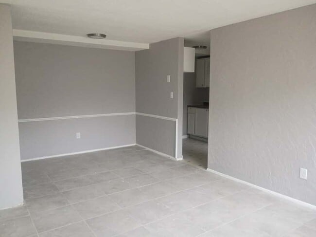 Foto del edificio - 13444 Euclid Ave