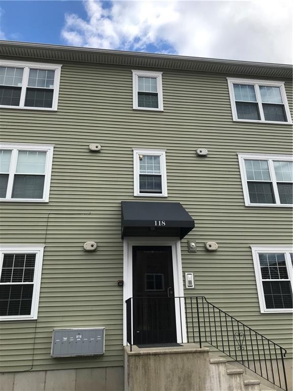 118 Broad St, Cumberland, RI 02864 Room for Rent in Cumberland, RI