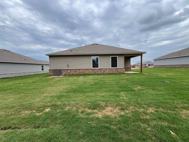 Building Photo - *Pre-leasing* BRAND NEW Three Bedroom | Tw...