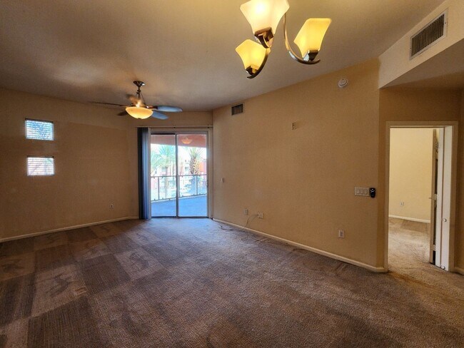 Building Photo - Luxury 1 bedroom condo unit on the 3rd Floor just off the "South LV Strip"