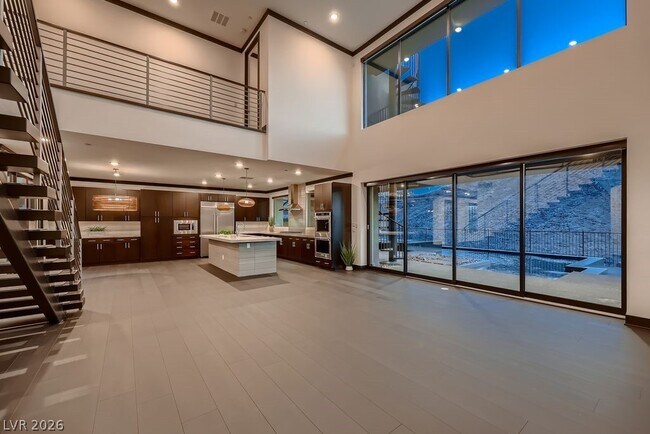 Building Photo - 917 Vegas View Dr