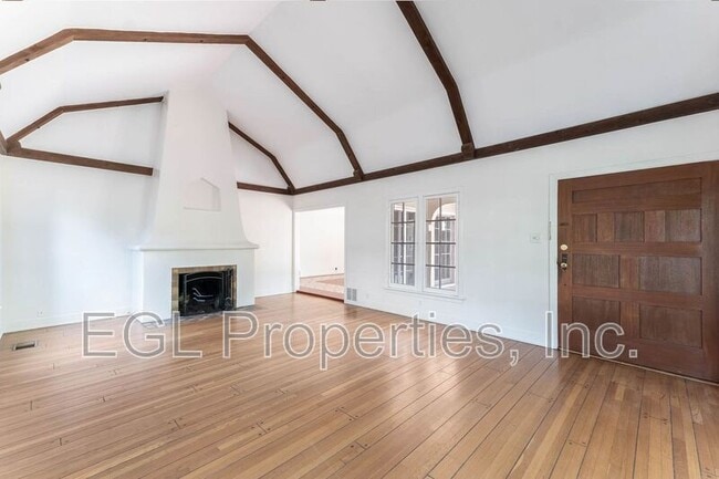 Building Photo - 1612 N Genesee Ave