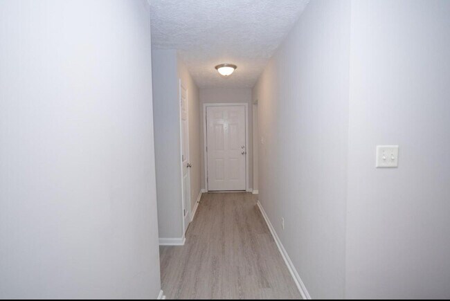 Foto del edificio - 503 Wendover Way