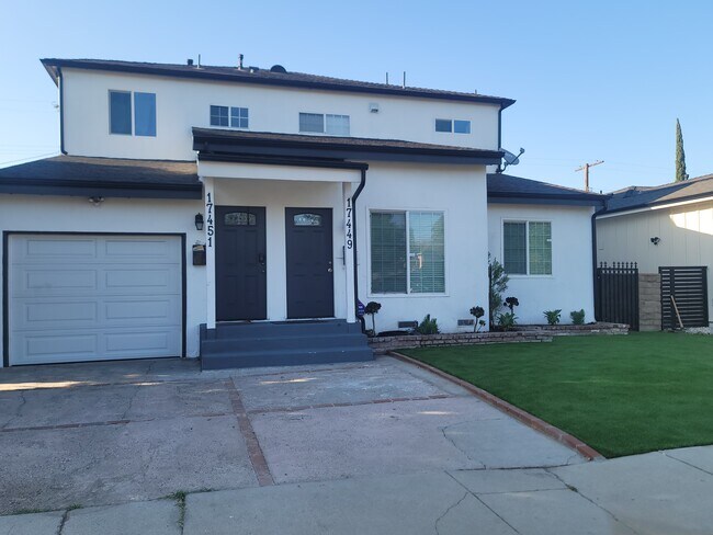 Foto del edificio - 17451 Martha St
