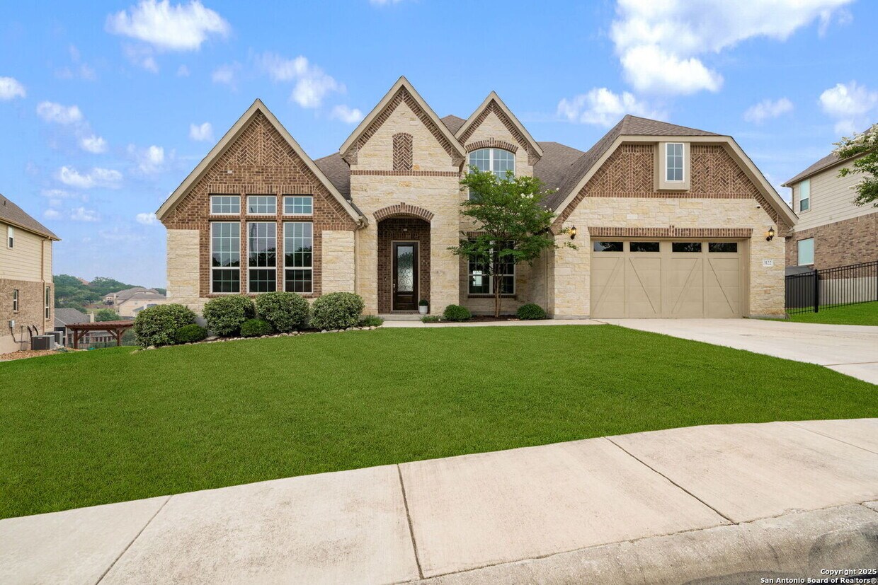 Foto principal - Sprawling 5-Bedroom Haven with Scenic View...