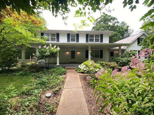 Building Photo - Coming Soon!!! Beautiful, Picture Perfect ...