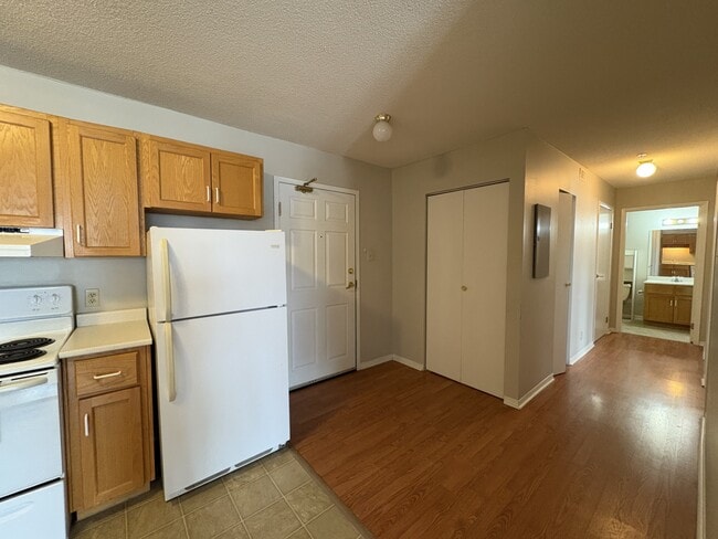 Building Photo - 151 Queen St