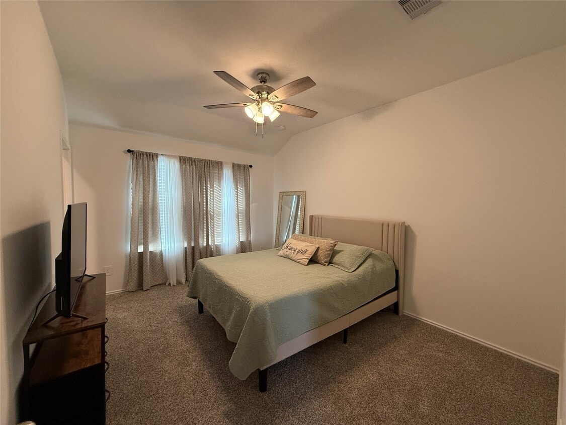 Building Photo - 5607 Redstone Gardens Dr