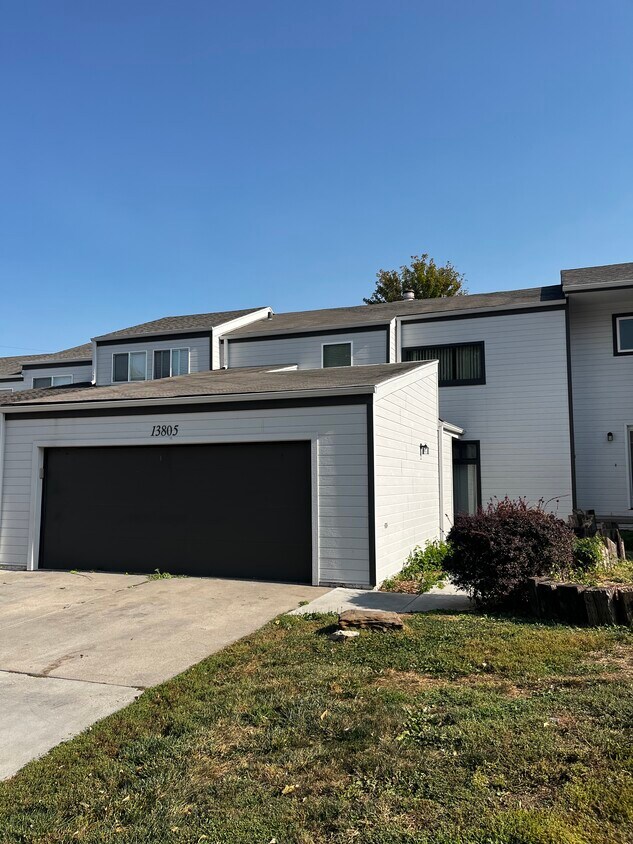 Primary Photo - 13805 Greenfield Rd