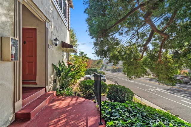 Building Photo - 3136 Griffith Park Blvd