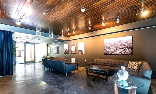 Lobby - 6001 Carlton Way