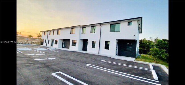 Building Photo - 2601 NW 166th St