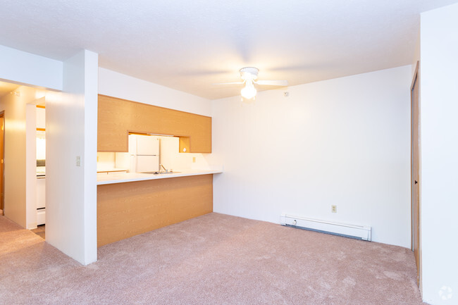 2 BR, 1 BA - 960 SF - Griffin Estates Apartments