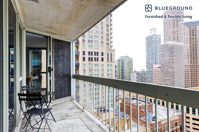 Building Photo - 1 E Delaware Pl