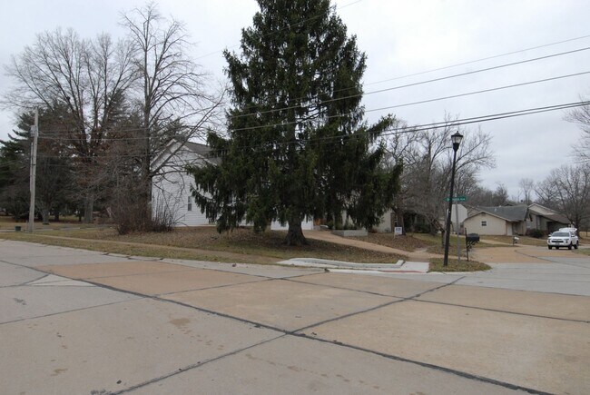 Building Photo - Manchester MO Area