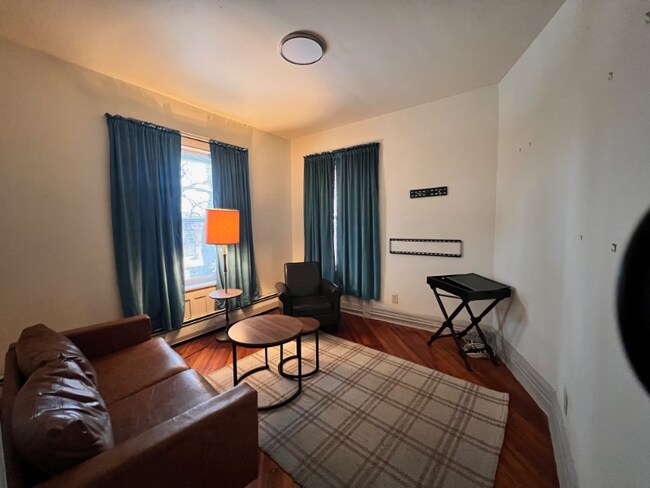 Foto del edificio - 371 Hudson Ave