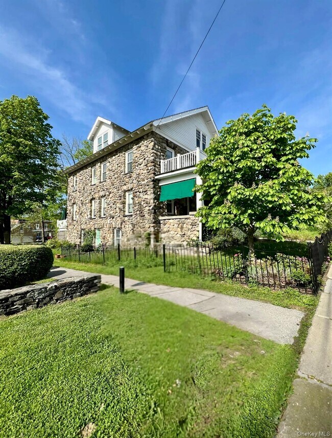 Foto del edificio - 17 Washington Ave