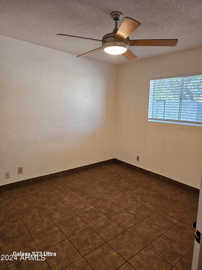 Building Photo - 518 E University Dr