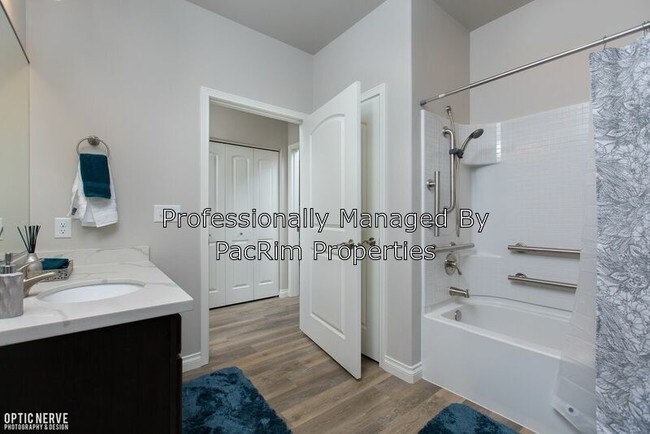 Foto del edificio - 7401 E 4th Ave