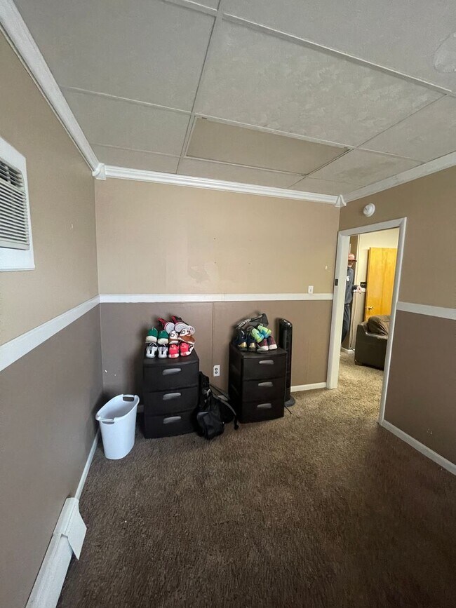 Building Photo - Comfortable and low-maintenance 3 bedroom ...