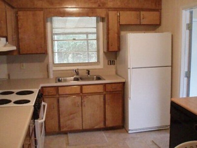 Foto del edificio - Available NOW-  103 Meadowlark-1/2 Off the first month rent with a 12-month lease