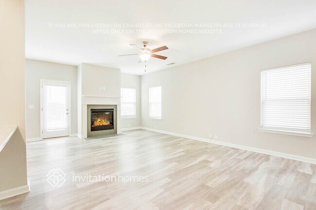 Foto del edificio - 3941 Lake Manor Way