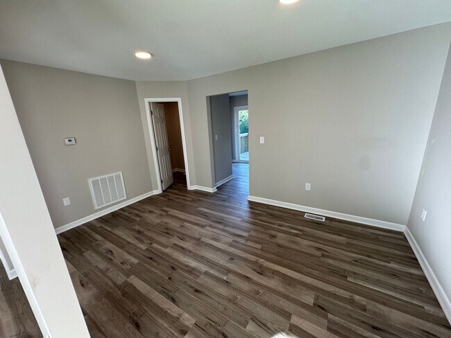 Foto del edificio - 167 Waddell Cir