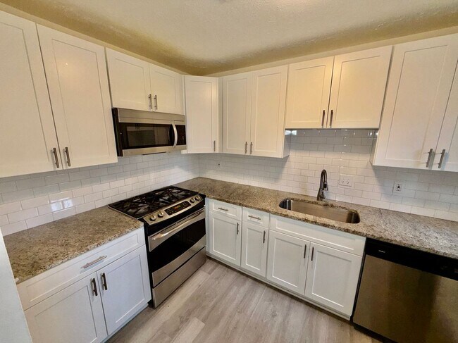 Foto del edificio - 2082 Lenoa Ln