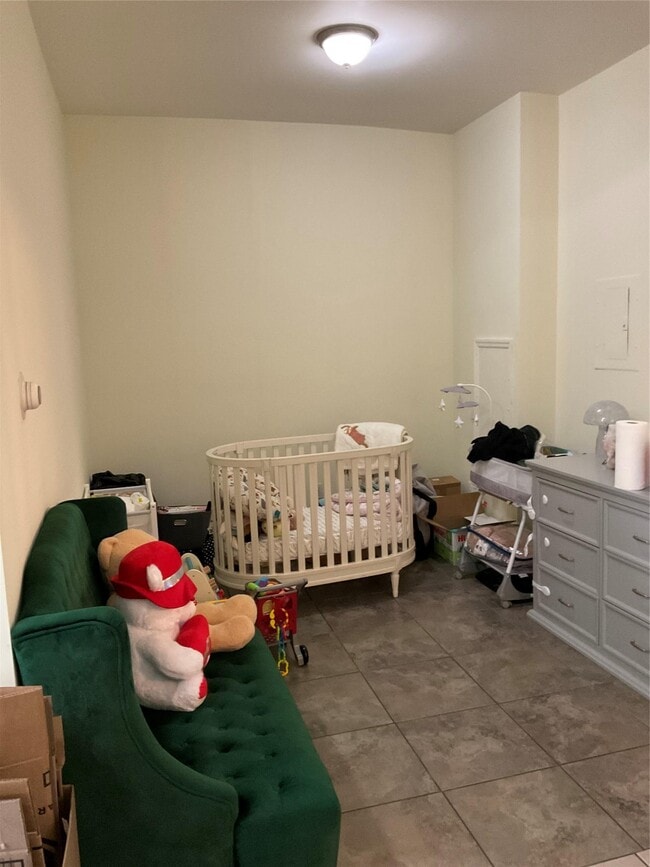 Building Photo - 18 Schneider Ave