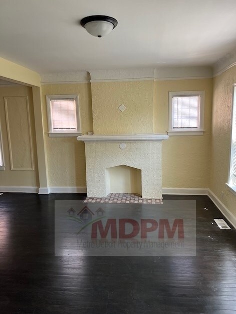 Building Photo - 9737 Wayburn St
