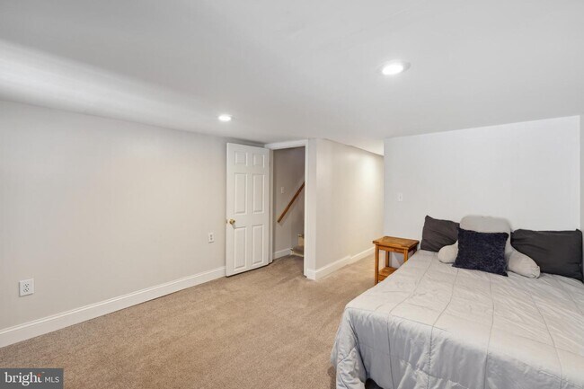 Foto del edificio - 3461 Keswick Rd