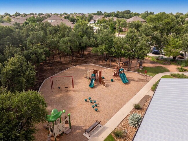 Building Photo - Ready NOW! Greenbelt Wooded Views