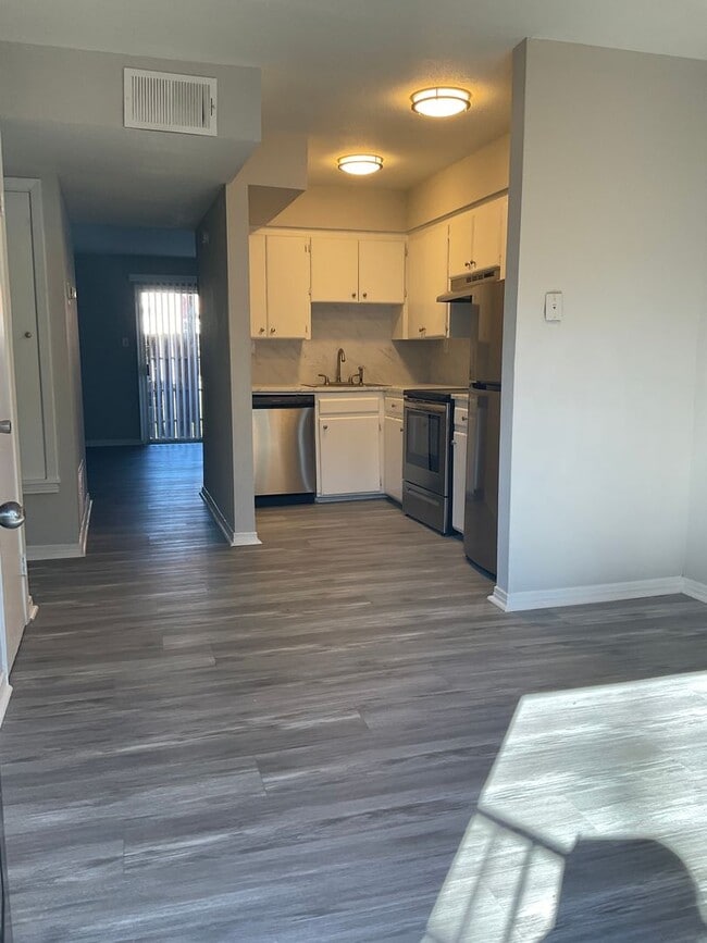 Interior Photo - Legacy Pointe