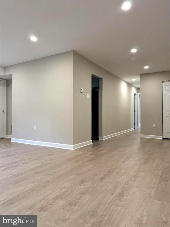 Foto del edificio - 5931 Quantrell Ave